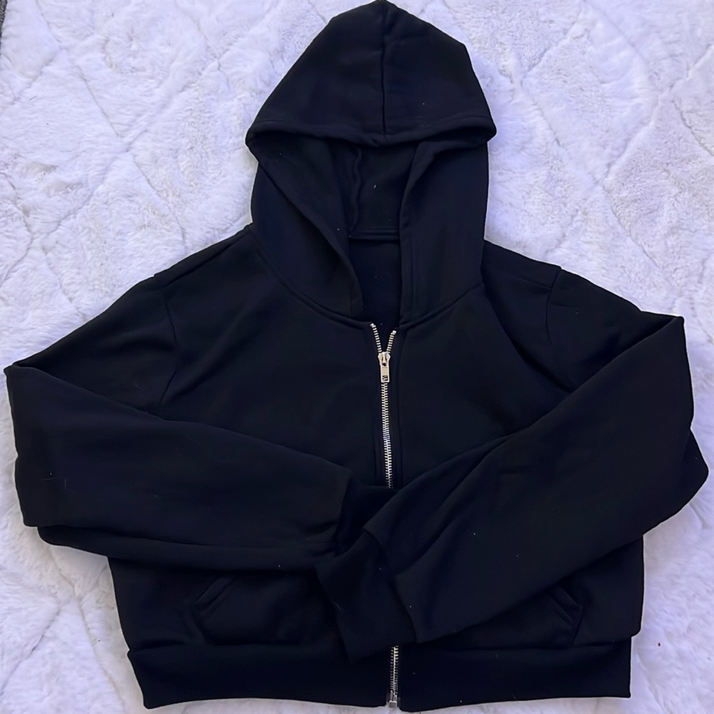 Cropped black hooded sweatshirt